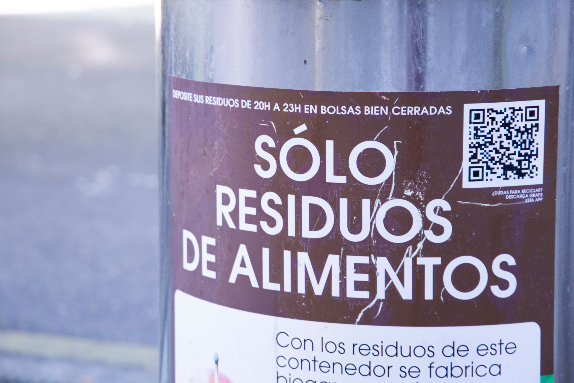 Contenedor de basura orgánica en Valladolid
